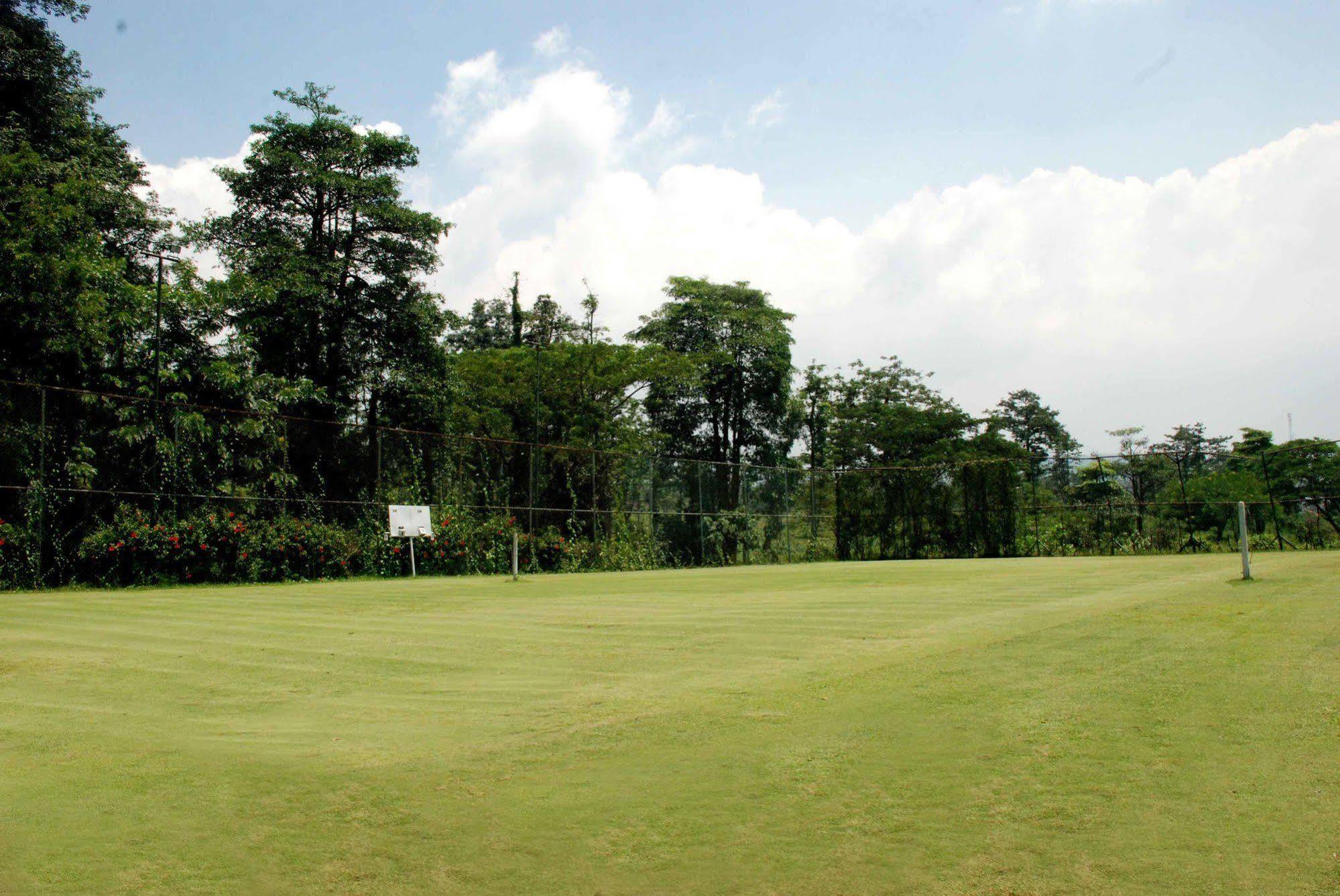Finna Golf & Country Club Prigen Exteriör bild